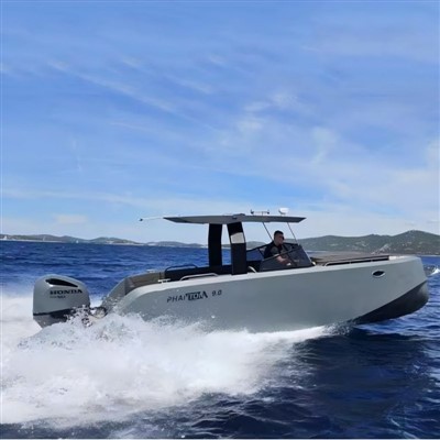 เรือคอนโซลกลาง